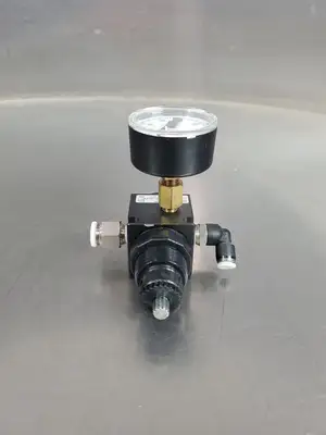 USED Parker R35-02C 300 PSI Regulator w/WIKA 60 PSI Gauge