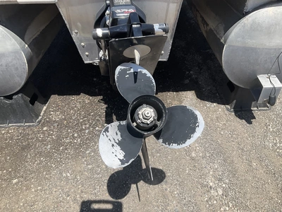 USED 1998 STARCRAFT STARDECK 261
