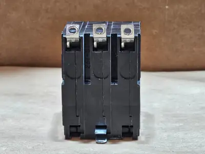 Used SQUARE D QOB320 Switchgears British Columbia CA | Lenmark #1438505