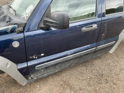 USED 2005 JEEP LIBERTY
