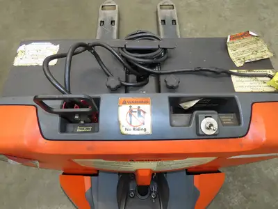 Toyota 8HBW23 Electric Walkie Pallet Jack 4500 lb 45" Forks 8.5" Lift 24V 1250H