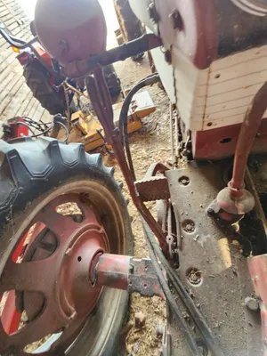 FARMALL 560 Tractor | Iron Listing (25)