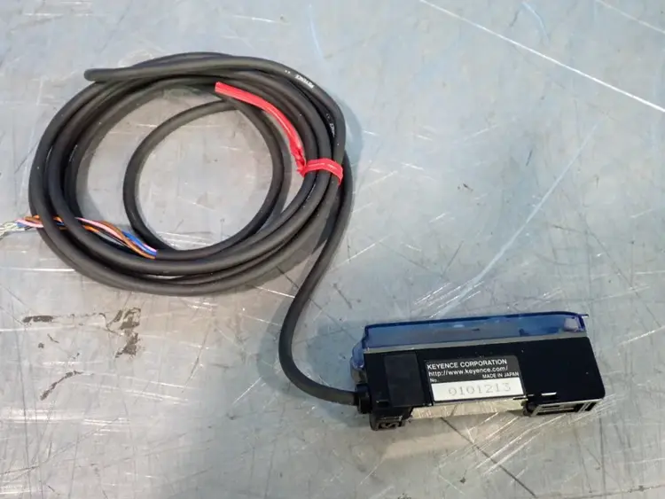 Used KEYENCE FST22 Photoelectric Sensors Ohio US | HGR 24 #942542