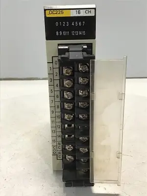 USED OMRON C200H-OC225