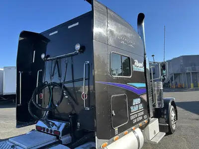 USED 2009 PETERBILT 389