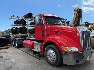 USED 2014 PETERBILT 386