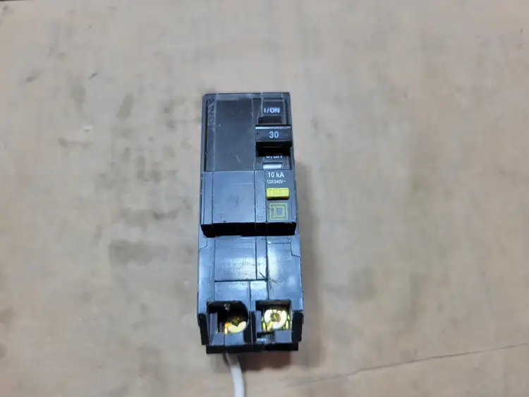 Used SQUARE D QOB230GFI Switchgears British Columbia CA | Lenmark #1438425