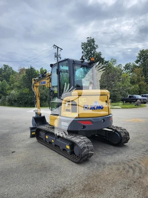USED 2022 XCMG XE55U