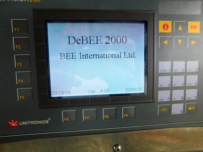 USED BEE INTERNATIONAL DEE BEE 2000