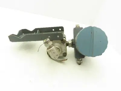 Foxboro 821GM-IS1NL2 Pressure Transmitter 1/2"NPT 12.5-65VDC 50PSI W/Bracket