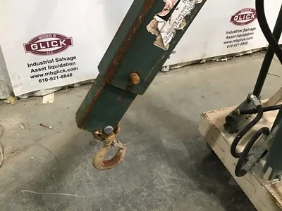 Beech B-10000W Reverse Boom Hoist Crane 1615-lb Lift Counterweighted