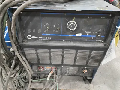 Miller Deltaweld 652 Welder w/ 70 Series Wire Feeder (LOCATION: Batavia, OH)