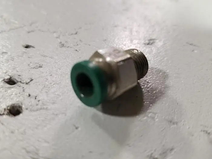 Used MARKETPLACE PUSH TO CONNECT FITTING FOR CLAMPING CYLINDER Misc Woodworking Parts | John G Weber Co Inc #345007