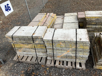 Used MIXED LOT OF VARIOUS SIZED CONCRETE FORMS Misc Construction Attachements Michigan US | Miedema Asset Management Group #1579276