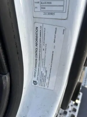USED 2021 VOLVO VNR42T300