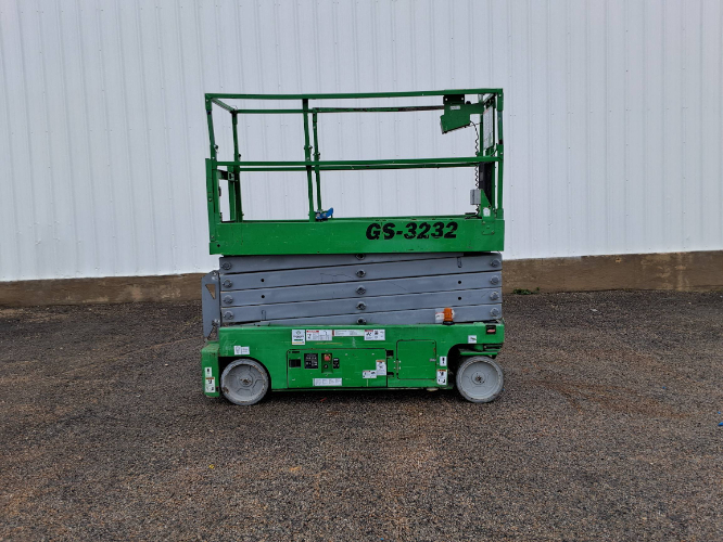 Used 2016 Genie GS-3232 Scissor Lifters Texas US | Stack Equipment #1080317