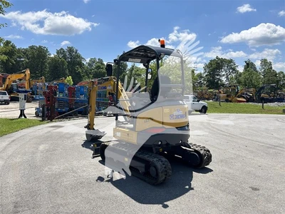 USED 2021 XCMG XE27U