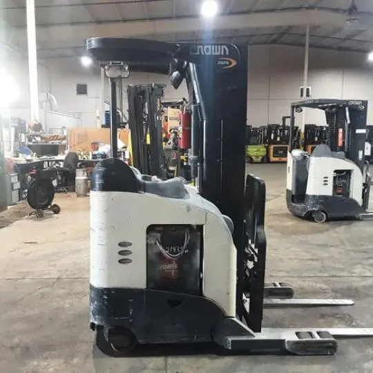 USED 2019 CROWN RR5725-45
