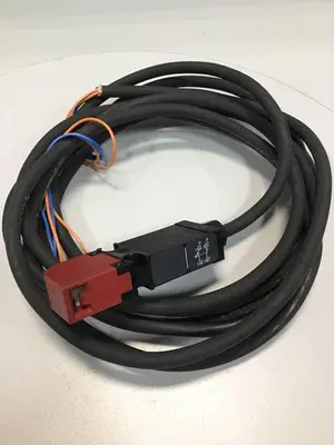 USED OMRON D4GS-N1R-5