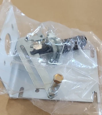 NEW Schneider Electric AM-601