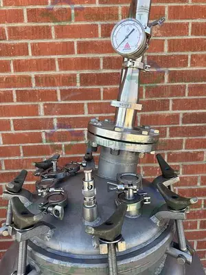 USED LETSCH 260 LITER JACKETED STAINLESS STEEL REACTOR W/ 3/4 HP BOTTOM MIXER
