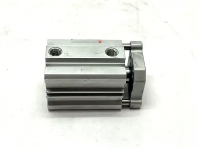 Used SMC CDQMA32TN-30 Pneumatic Cylinders Michigan US | Maverick Industrial Sales #1390622