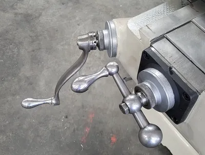 BRIDGEPORT 1-1/2 HP Mills, Vertical | Machinery Central (14)