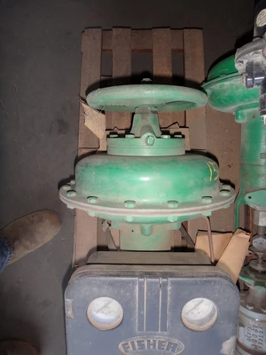 Fisher 1.5" 150 Class, 316 Stainless Threaded Control Valve