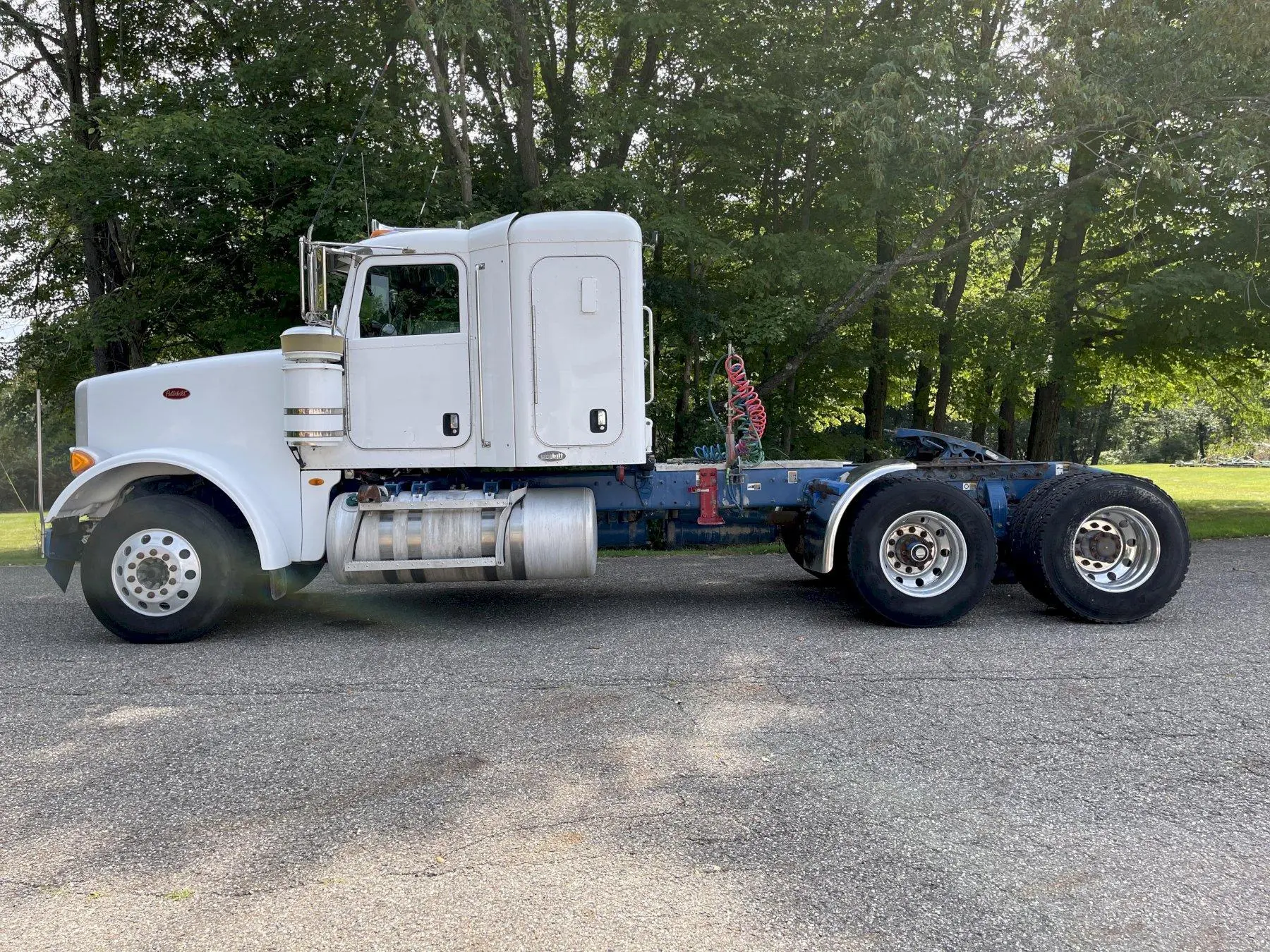 USED 2010 PETERBILT 367 FLAT TOP W/36” SLEEPER