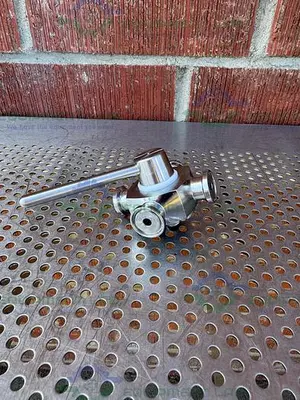 USED GE HEALTHCARE SALVI DN6 1001 4-WAY 316 VALVE 18-5758-01 W/ 1.2" SANITARY FITTING