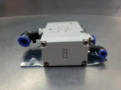 Used SMC VP742R-5DZ1-04A Solenoid Valves South Carolina US | Palmetto Automation #1157877