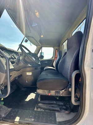 USED 2016 FREIGHTLINER CASCADIA 125