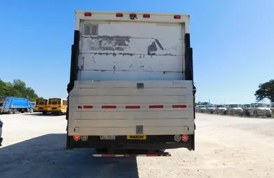 USED 2012 PETERBILT 337