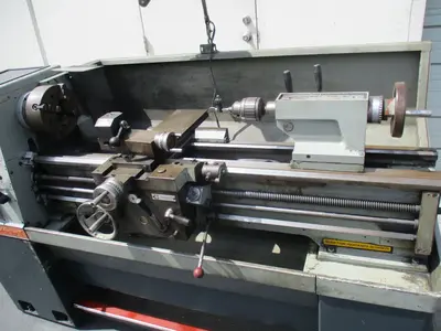 15" x 50" Clausing Colchester, Lathe, In/Mm, 2000 RPM, 9.5" swing over cross slide, 2000 RPM, 7.5 HP