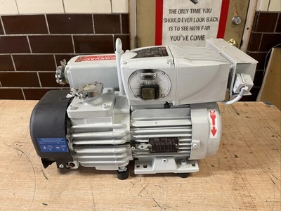 USED Oerlikon Leybold SV40BI