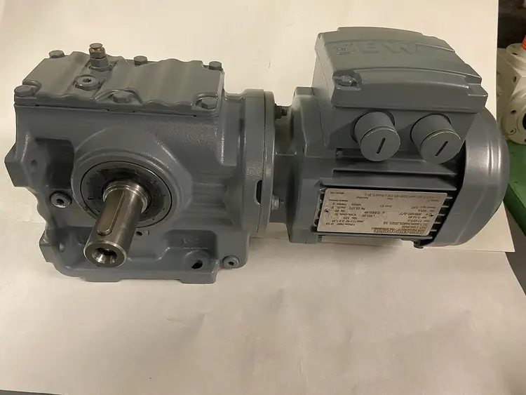 New | in-Stock SEW-EURODRIVE S47-DR63M6 Gearmotors | Surplus Asset Holdings #1226944