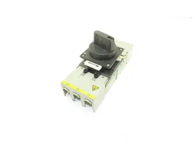 Schneider EZC 250N EasyPact Circuit Breaker 150A 3-Pole 600VAC 250VDC Handle