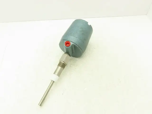 Combustion Engineering Series 8100 Level Controller 115VAC With 7" Probe 1" NPT
