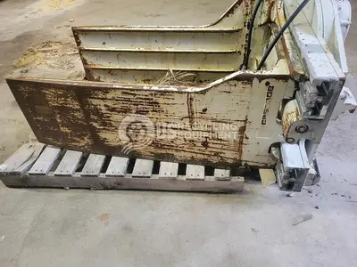 Used 2013 CASCADE 35D-22024 ROTATOR BOX CLAMP Forklift Attachments Nebraska US | US Recycling Equipment #1301613