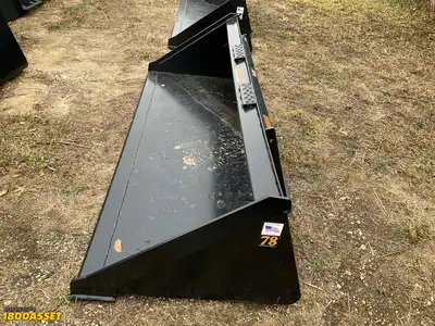 New Tomahawk 78” skid steer bucket, welded on high carbon cutting edge, skid steer quick attach