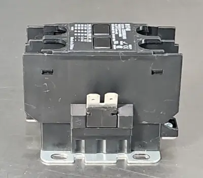 Eaton Cutler Hammer C25BNB240B Contactor (BIN3.4.4)