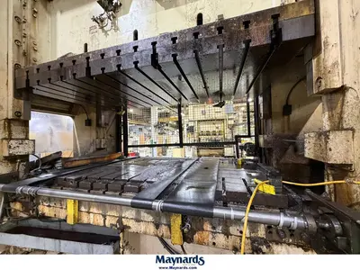 1992 KOMATSU E2G-300UD Straight Side Mechanical Stamping Presses | Rygate LLC (7)