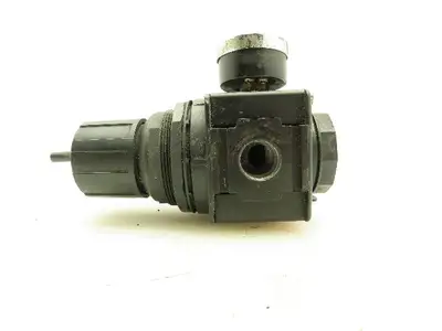 Wilkerson F28-C4-SH00 Pneumatic Adj Regulator & Filter 1/2"NPT 150PSI FRP-96-653