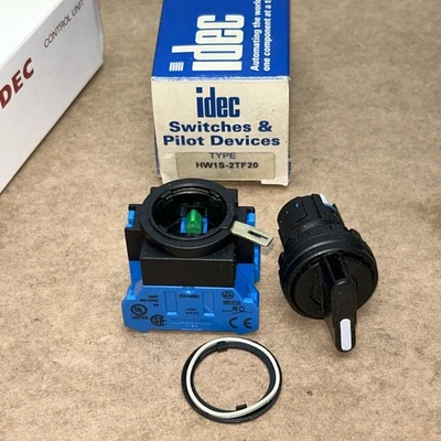 (1) IDEC HW1L-M2F11QDG-24V (1) HW1S-2TF20,(1) HW4B-V4F11-R  NIB