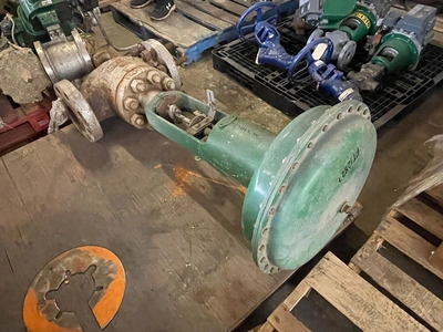 Fisher Steam Control Valve type HPT size 4" Class 900 material WCB/316SS