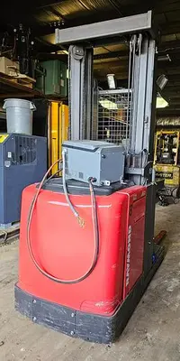 USED 2016 RAYMOND 560-OPC30TT