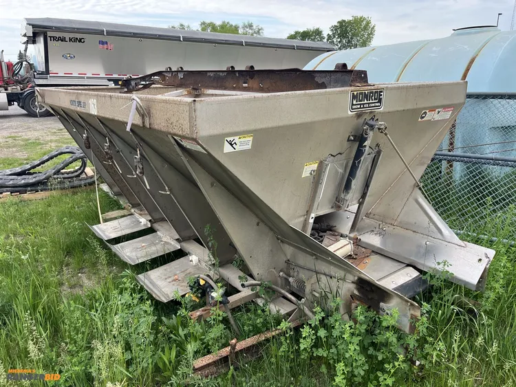Used _UNKNOWN_ _UNKNOWN_ Dry Spreaders Michigan US | Miedema Asset Management Group #1174456