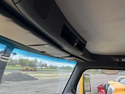 USED 2017 PETERBILT 567 6X4