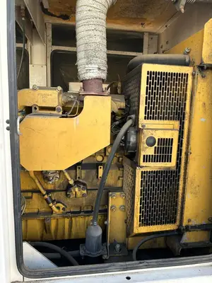 USED 2000 CATERPILLAR XQ105