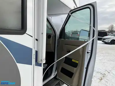 USED 2022 FORD /THOR MOTOR COACH E-350 SUPER DUTY FOUR WINDS 22E